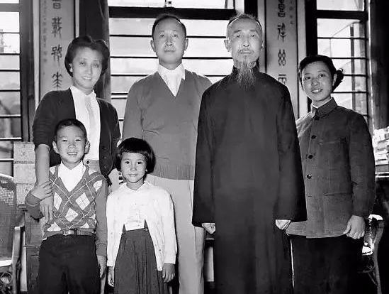 中国两大名门望族:后代沉寂多年,如今改变了中国!